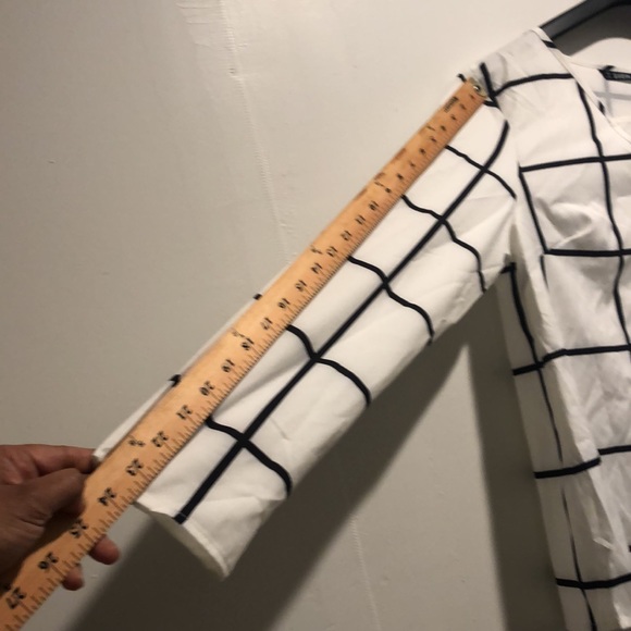 Shein medium top. - Picture 5 of 12